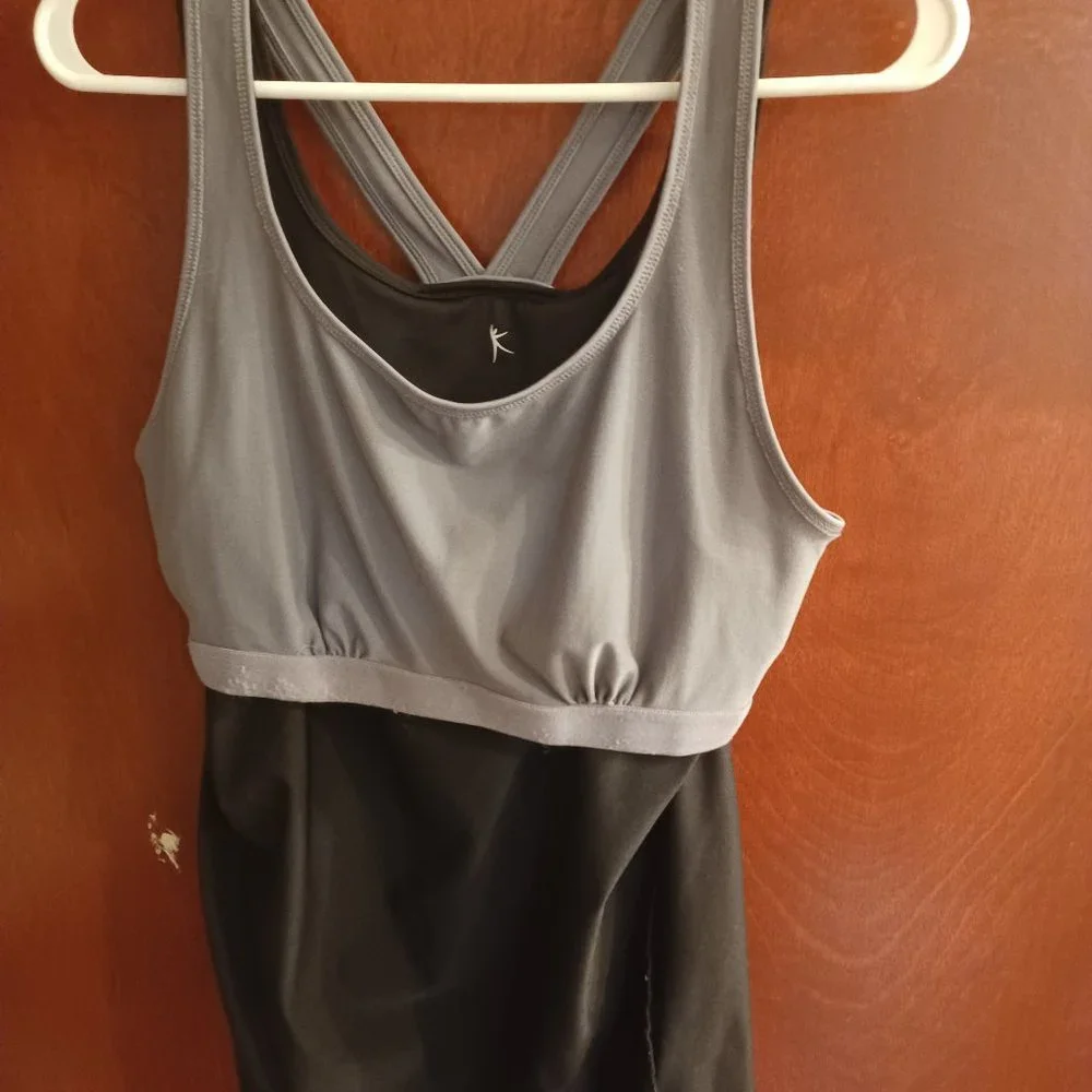Work Out Clothes - Picture 2 of 3